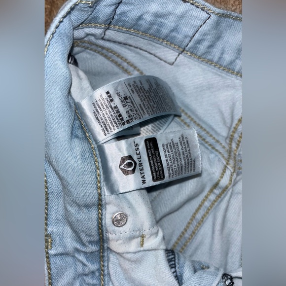 Levi’s Straight Leg Jeans - Picture 2 of 4